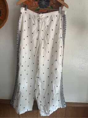 LOVE by GAP White Pajama Pant with Black Embroidery Size XL